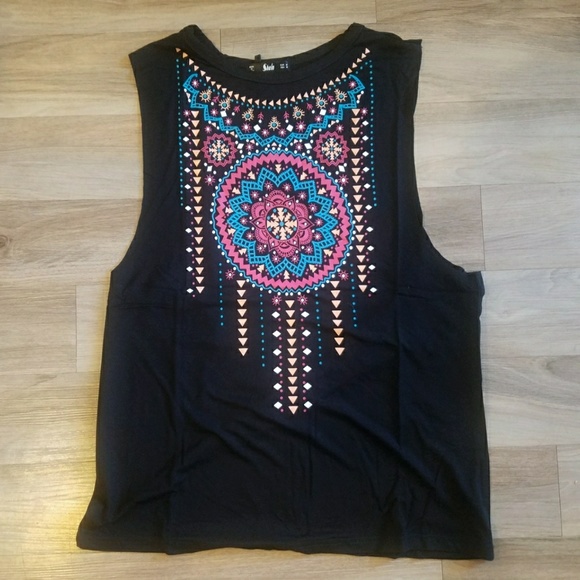 Tribal Print Muscle Tee Tank - Picture 4 of 6